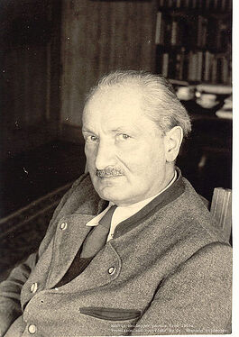 440px-Martin-heidegger