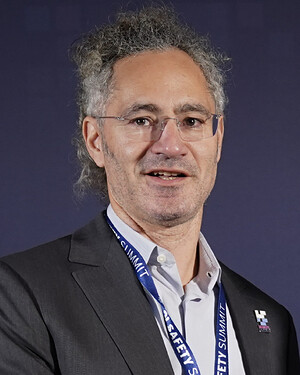 Alex_Karp_attends_AI_Summit_(53302457013)_4-5_ratio